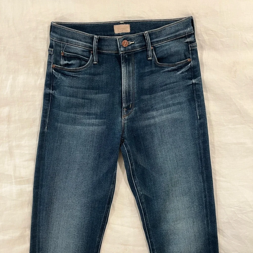 MOTHER The Mid Rise Dazzler Ankle Jeans - Picture 5 of 6